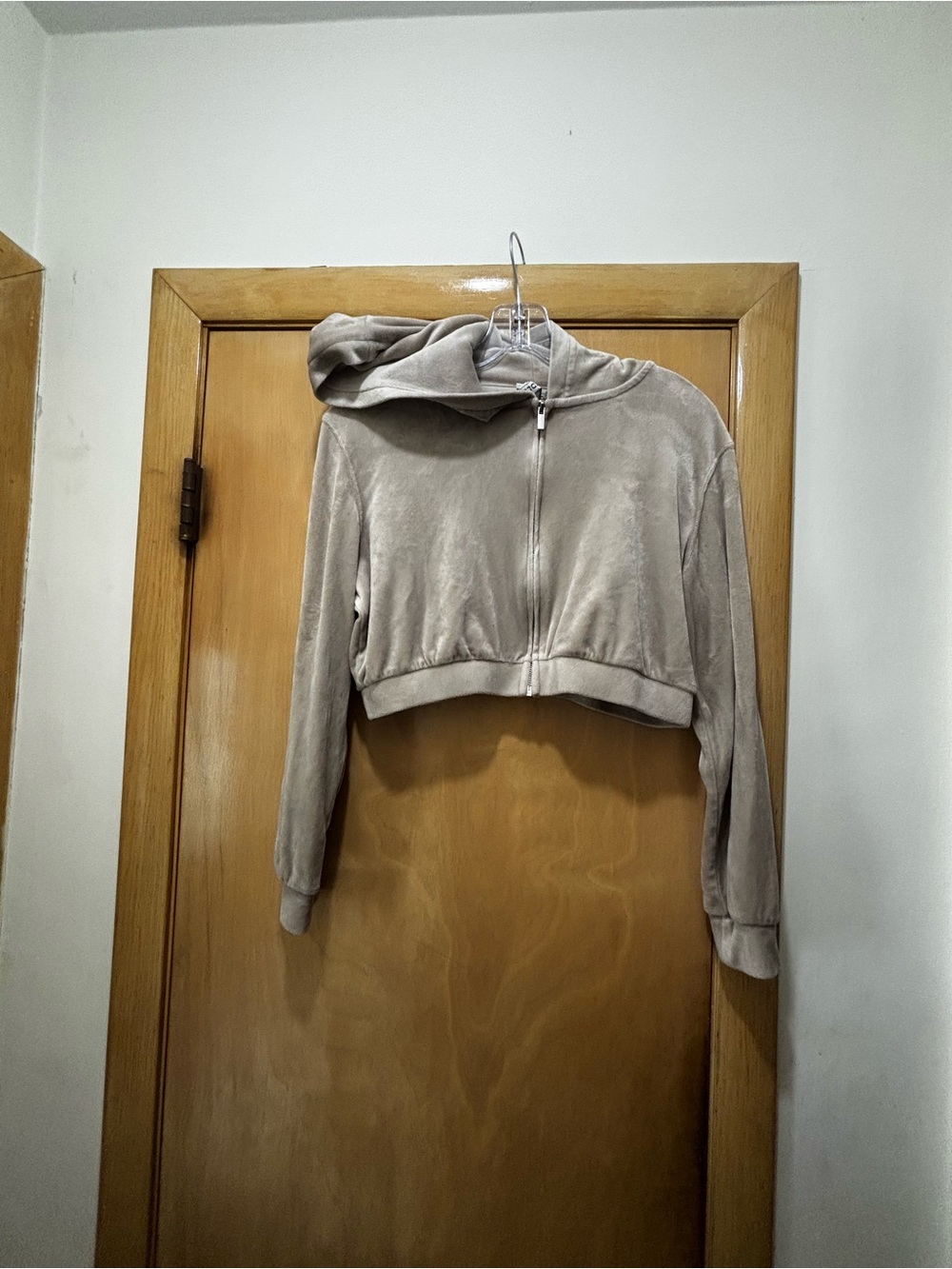 Divided Cropped Hooded Zip-Up Sweatshirt in Taupe Gray